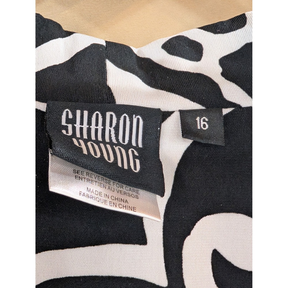 Sharon Young Blouse Size 16 Black White Abstract Print 3/4 Sleeve Button Up - Picture 2 of 6